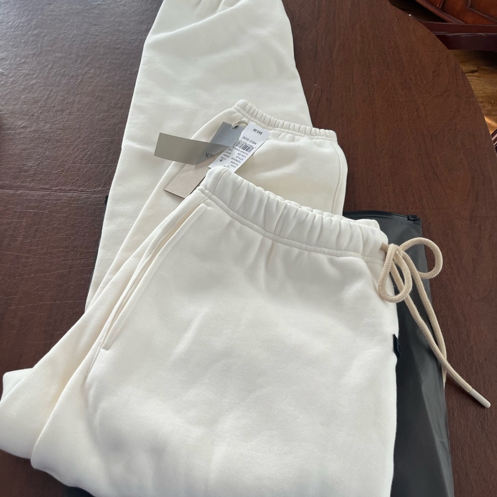 Fear of God Essentials size medium cloud sweatpants